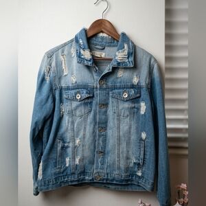 Ci Sono Distressed Light Wash Denim Trucker Jacket | Edgy Streetwear size S